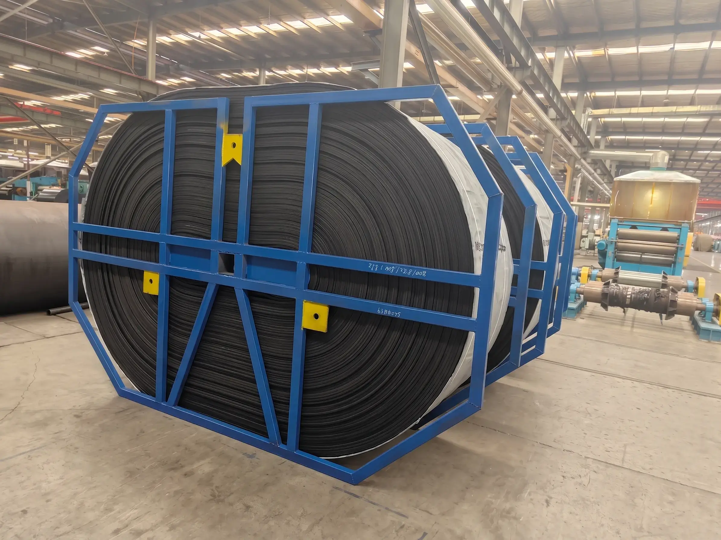 High conveying capacity elevator